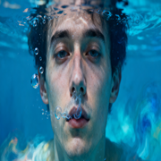 梦见自己能在水里憋气很久咋意思